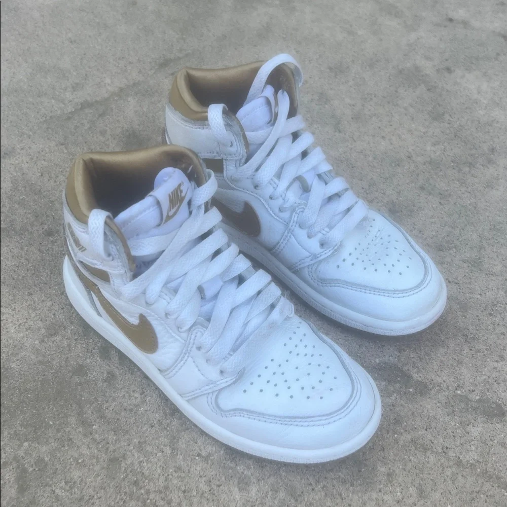 Nike Air Jordan 1 Retro White Metallic Gold Toddler High Top Sneakers Size 12
